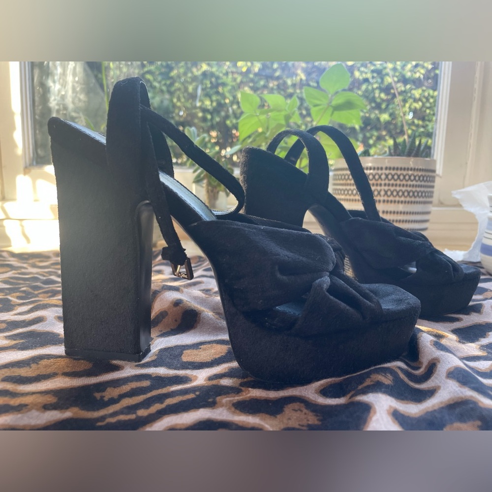 BCBG Black Velvety Platform Heels, EUC, 6.5